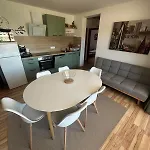 Tomaz Apartment, Burle *