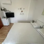 Tomaz Apartment, Burle *