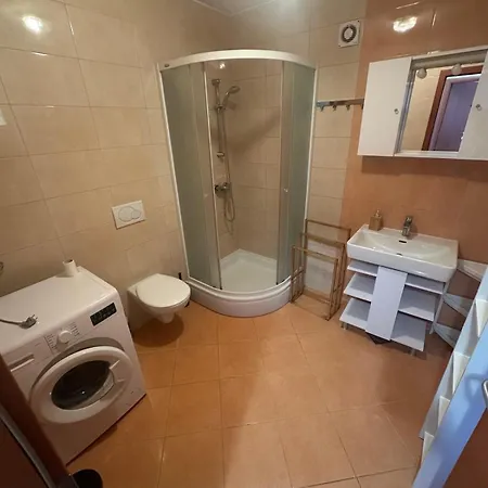 Tomaz Apartment, Burle *