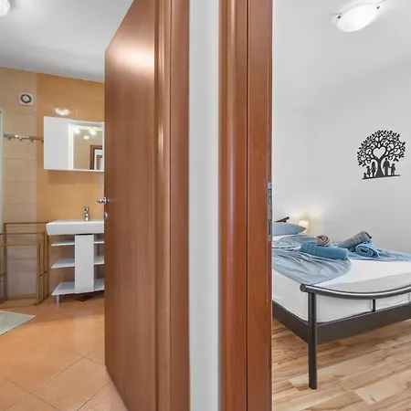 Apartamento Tomaz Apartment, Burle *